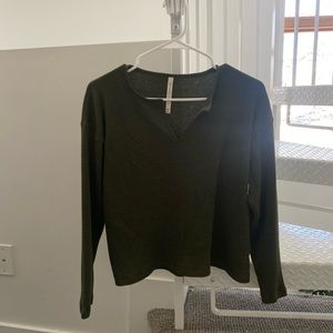 ARITZIA Green Long Sleeve